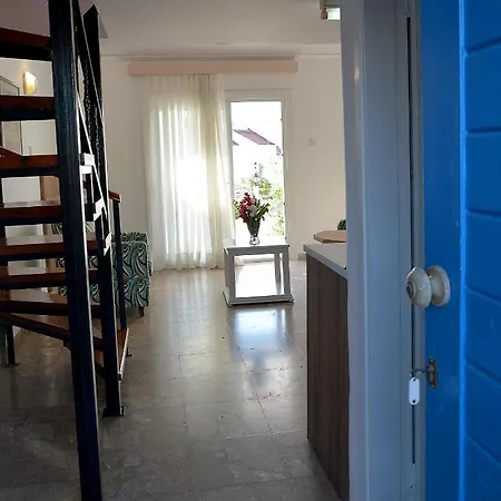 Club Lapethos Bungalow 3* كيرينيا