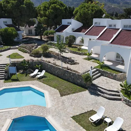 فندق Club Lapethos Bungalow كيرينيا