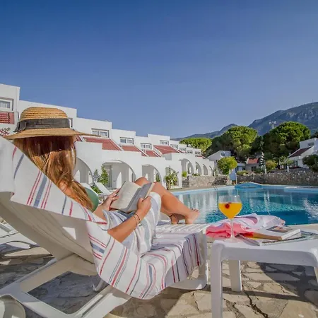 Отель Club Lapethos Bungalow Кирения