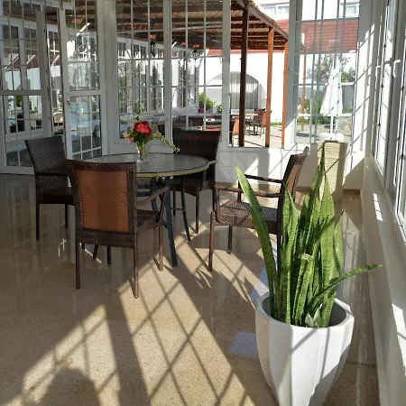 Club Lapethos Bungalow Отель Кирения