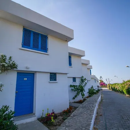 Отель Club Lapethos Bungalow Кирения