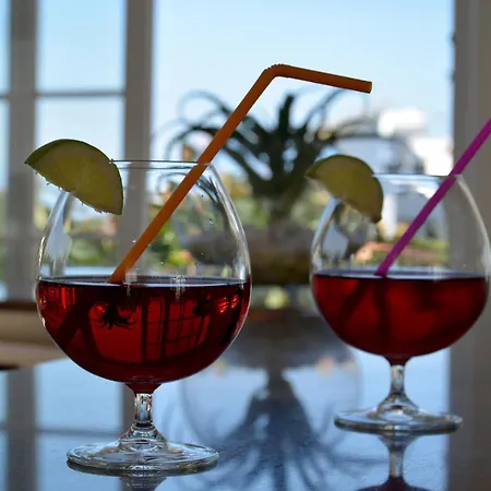 Club Lapethos Bungalow Отель Кирения