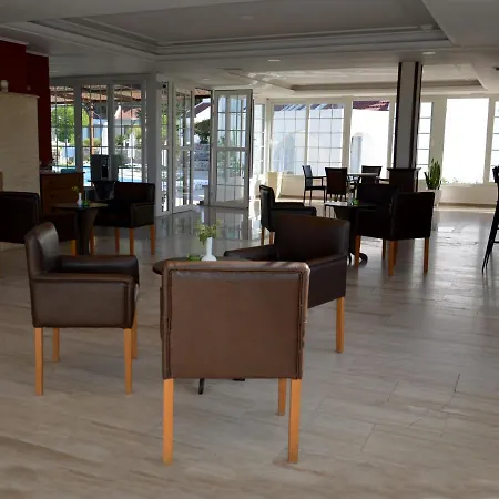 ホテル Club Lapethos Bungalow 3*