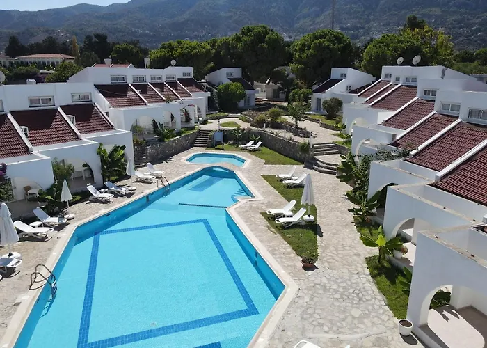 Club Lapethos Bungalow ホテル